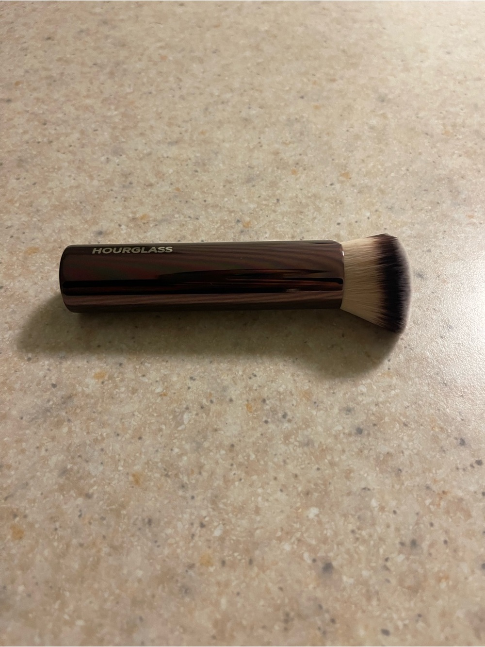 Hourglass Foundation Buffing Brush - Dark Brown Handle, Cream & Black Bristles